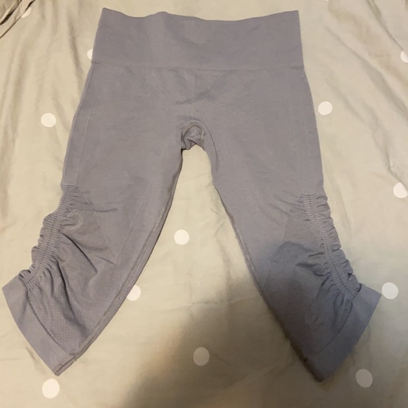 Lululemon In the Flow scrunch crop - Picture 3 of 3